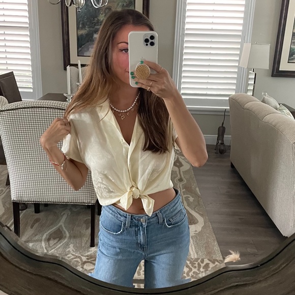 Yellow Silk Top with Floral Pattern - Picture 4 of 9